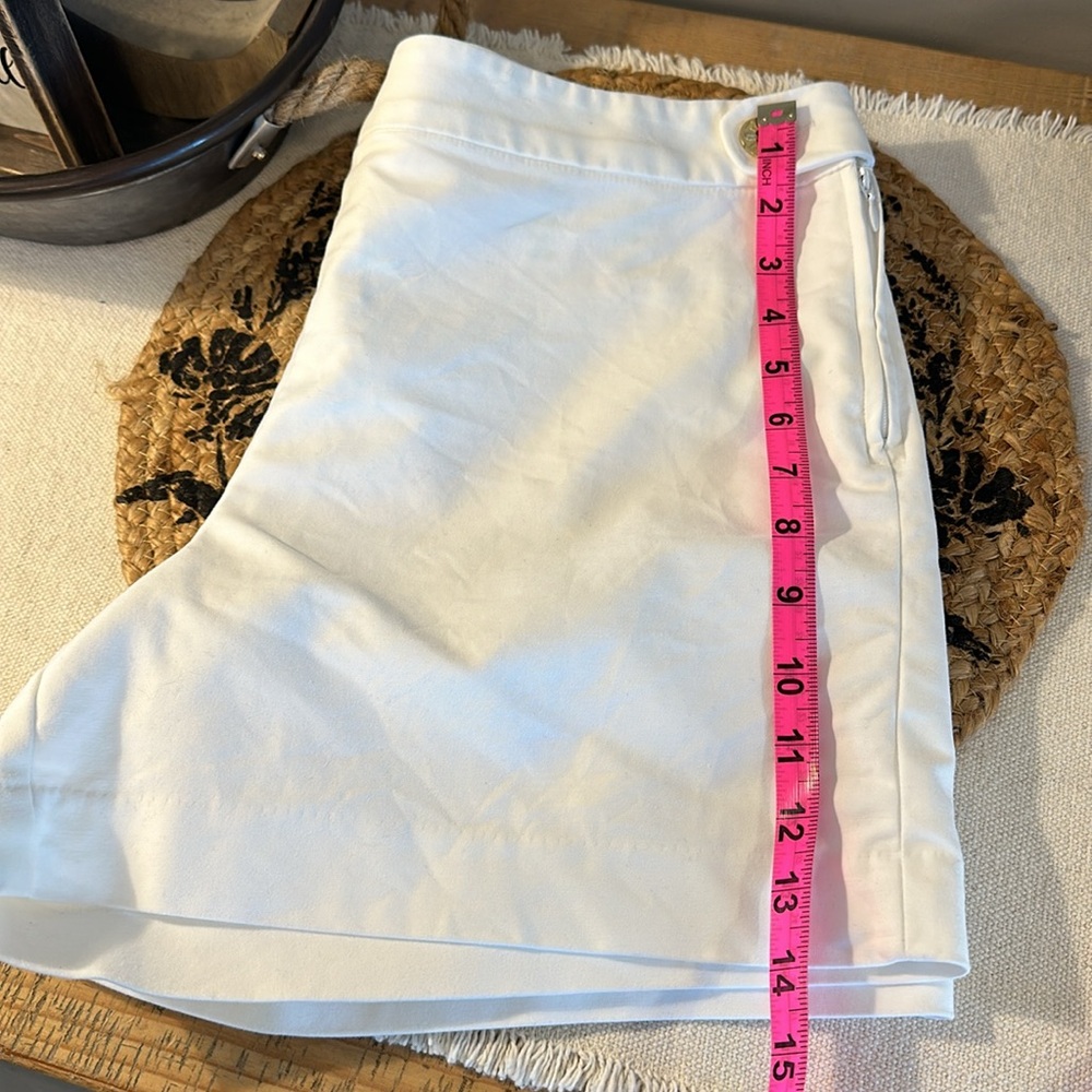 Lilly Pulitzer Alessi Stretch Shorts Resort White 🌟🤍🌟 - Picture 8 of 9